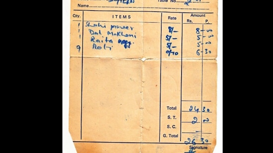 Restaurant bill from 1985.(Facebook/@Lazeez Restaurant & Hotel) Restaurant bill from 1985.(Facebook/@Lazeez Restaurant & Hotel)