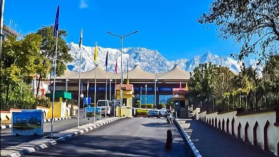 The airstrip of Gaggal airport in Kangra is 1,370 metres. The expansion plan proposes to increase the length to 3,010 metres. (HT file photo)