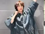 BTS' Jin confirmed his military enlistment date. BTS' Jin confirmed his military enlistment date.