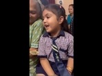 Little girl singing Hanuman bhajan at a satsang. (Twitter/@Gulzar_sahab) Little girl singing Hanuman bhajan at a satsang. (Twitter/@Gulzar_sahab)