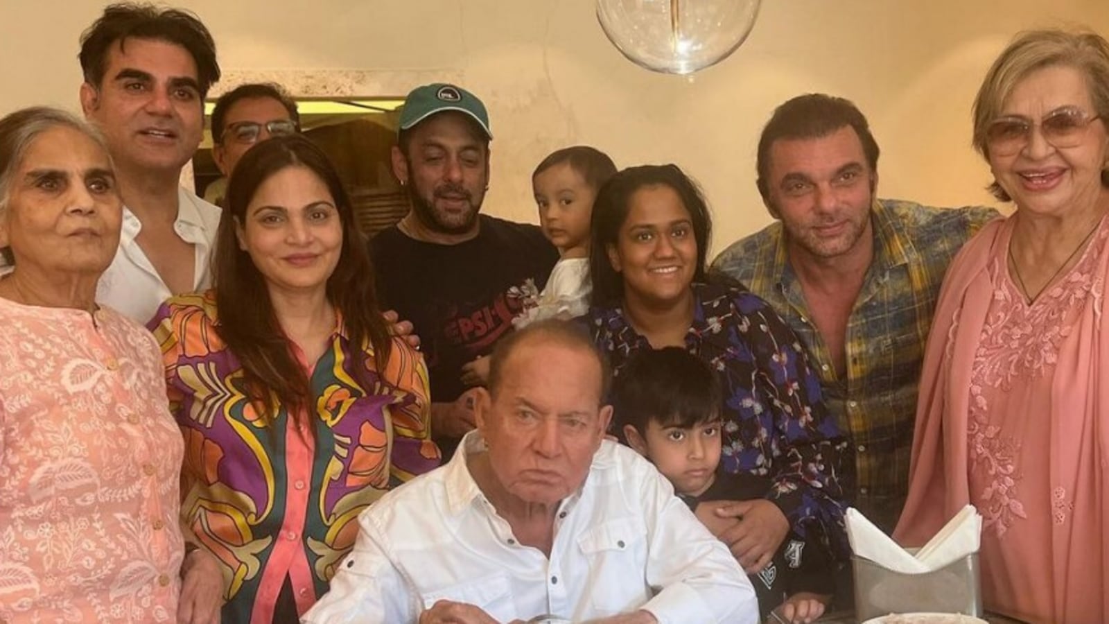 Salman Khan, Arbaaz Khan, Helen, Salma Khan and others come together to mark Salim Khan’s birthday over family lunch
