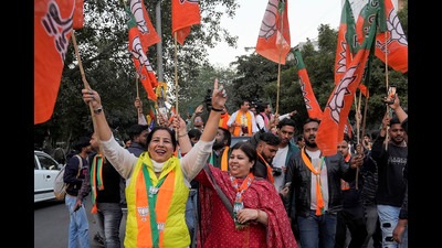 New Delhi: BJP supporters attend an election campaign in support of party leader Jagmohan Mehlawat for MCD polls, in New Delhi, Thursday, Nov. 24, 2022. (PTI Photo/Kamal Singh)(PTI11_24_2022_000225A) (PTI) New Delhi: BJP supporters attend an election campaign in support of party leader Jagmohan Mehlawat for MCD polls, in New Delhi, Thursday, Nov. 24, 2022. (PTI Photo/Kamal Singh)(PTI11_24_2022_000225A) (PTI)
