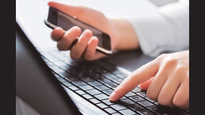 Accused snatched two mobiles and a laptop from the techie. (Representative photo) Accused snatched two mobiles and a laptop from the techie. (Representative photo)