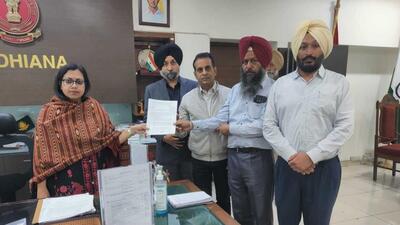 The PPCB should act strictly against industrial units dumping untreated waste into sewer lines of Ludhiana MC, which is polluting Buddha Nullah, members of NGOs said. (HT PHOTO)