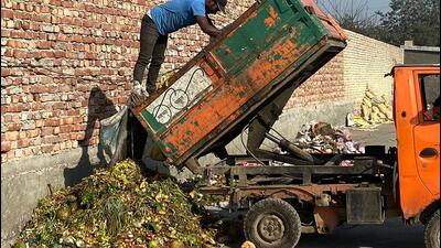 The Municipal Corporation of Gurugram and its waste concessionaire Ecogreen opened the new material recovery facility at Carterpuri, near Krishana Chowk in Gurugram on Thursday. (Parveen Kumar/HT Photo)