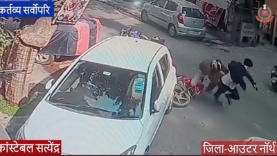 Screengrab of the video shared by Delhi police. (Delhi police)