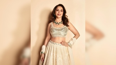 "Mujhe palkon ki chhaanw mein rehene do," Madhuri Dixit wrote in the caption. (Instagram/@madhuridixitnene) "Mujhe palkon ki chhaanw mein rehene do," Madhuri Dixit wrote in the caption. (Instagram/@madhuridixitnene)