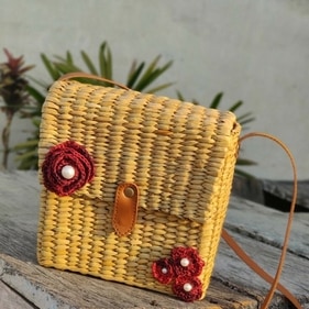 Kauna bags are made from water reed grass grown in the marshy and wet plains of Imphal valley in Manipur. (pinterest) Kauna bags are made from water reed grass grown in the marshy and wet plains of Imphal valley in Manipur. (pinterest)