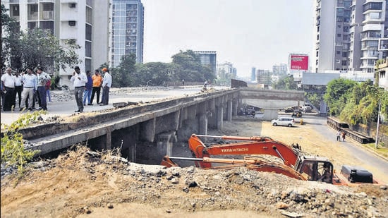 Following the shutting, residents sprang into action, and an outcry ensued to keep the bridge open for light vehicular traffic. Citizens also demanded that the reconstruction work be completed sooner than scheduled. (HT PHOTO)