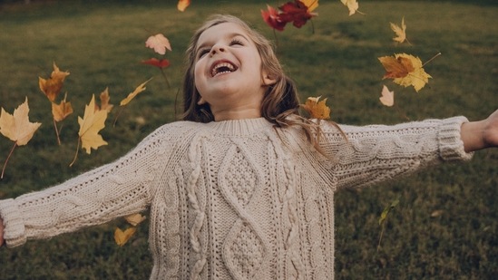 Sweaters are warm enough to keep winter chill at bay. (Pexels)