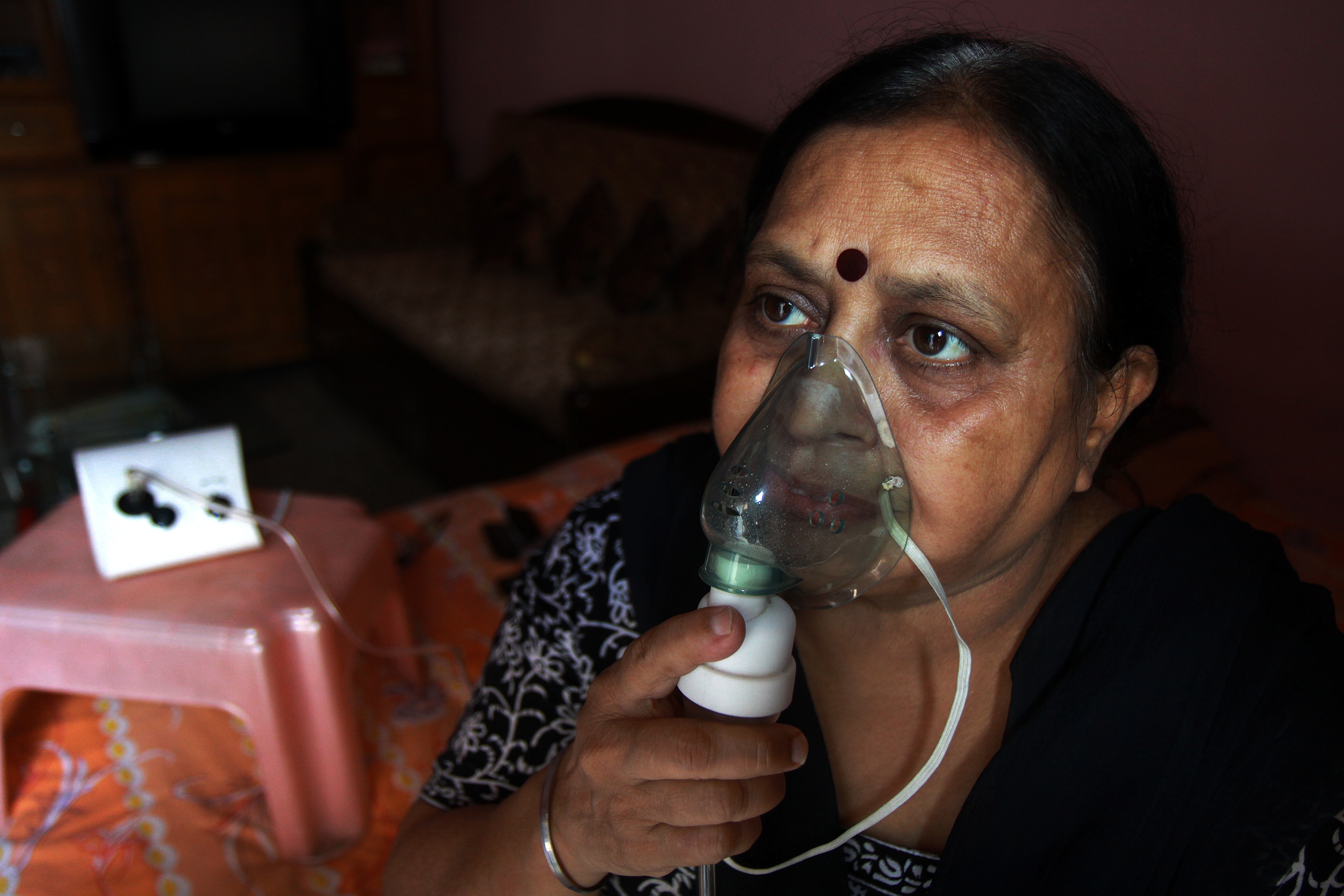 An asthma patient in New Delhi. (Arijit Sen/HT Photo) An asthma patient in New Delhi. (Arijit Sen/HT Photo)