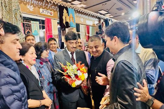 J&K chief secretary AK Mehta being welcomed at the ‘Jammu Sapphire’ stall. (HT Photo) J&K chief secretary AK Mehta being welcomed at the ‘Jammu Sapphire’ stall. (HT Photo)