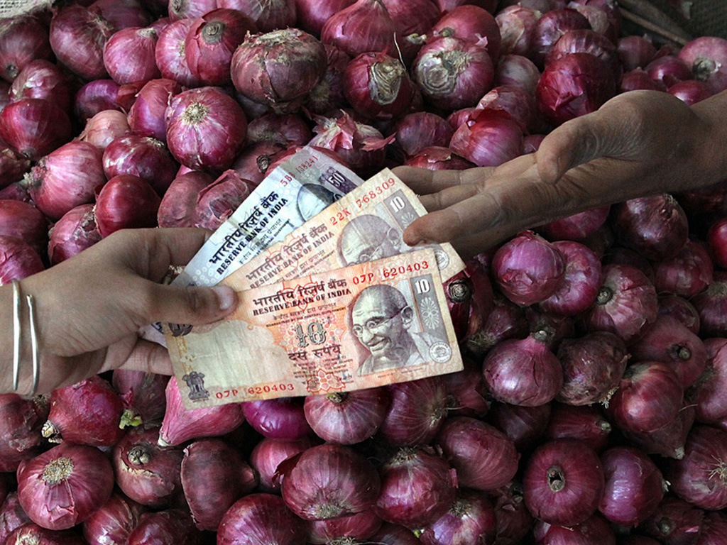 Onion prices were said to ₹500 per quintal a few days ago. (FILE) Onion prices were said to ₹500 per quintal a few days ago. (FILE)