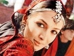 Chaiyya Chaiyya featured Malaika Arora with Shah Rukh Khan. Chaiyya Chaiyya featured Malaika Arora with Shah Rukh Khan.