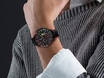 Analog watches continue to be in vogue and serve a great purpose of utility.