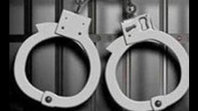 Ludhiana police arrested three miscreants identified as Sinkander, Boby and Keera under charges of snatching after they targeted a Mansura-based resident, Prakash Kumar near the railway station. (HT FILE)