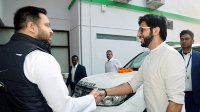 Bihar Deputy Chief Minister Tejashwi Yadav welcomes Yuva Sena President and Shiv Sena (Uddhav Balasaheb Thackeray) leader Aaditya Thackeray, in Patna on Wednesday. (ANI Photo) Bihar Deputy Chief Minister Tejashwi Yadav welcomes Yuva Sena President and Shiv Sena (Uddhav Balasaheb Thackeray) leader Aaditya Thackeray, in Patna on Wednesday. (ANI Photo)