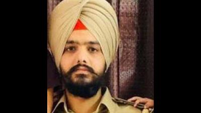 Rashpreet Singh, 35, was on the run and was held from Sector 67, Mohali. He will be produced in the court on Saturday. The accused, who is married and has two children, knew the victim for the past two years. (HT File) Rashpreet Singh, 35, was on the run and was held from Sector 67, Mohali. He will be produced in the court on Saturday. The accused, who is married and has two children, knew the victim for the past two years. (HT File)