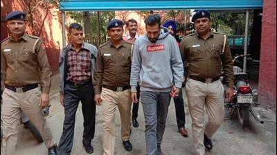A Good Samaritan foiled a 23-year-old private university student’s attempt to rob an autorickshaw after he chased him down and handed him over to the police, in Chandigarh on Friday morning around 8.30am. (HT Photo)