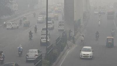 Vehicles drive through heavy smog in New Delhi. (AFP FIle Photo) Vehicles drive through heavy smog in New Delhi. (AFP FIle Photo)