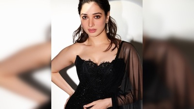 Tamannaah Bhatia accessorised her contemporary look with diamond danglers. (Instagram/@tamannaahspeaks) Tamannaah Bhatia accessorised her contemporary look with diamond danglers. (Instagram/@tamannaahspeaks)