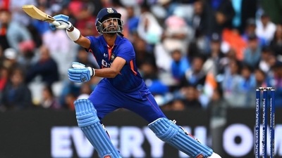 Washington Sundar broke former India all-rounder Suresh Raina's record of hitting fastest 30+ score in ODI by an Indian player on New Zealand soil. (twitter) Washington Sundar broke former India all-rounder Suresh Raina's record of hitting fastest 30+ score in ODI by an Indian player on New Zealand soil. (twitter)