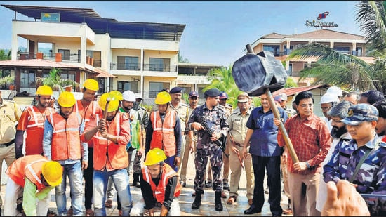 Dapoli, India - November 22, 2022: BJP leader Kirit Somaiya blows a symbolic hammer near Sai Resort, at Murud, in Dapoli taluka, India, on Tuesday, November 22, 2022. (HT PHOTO) (Hindustan Times)