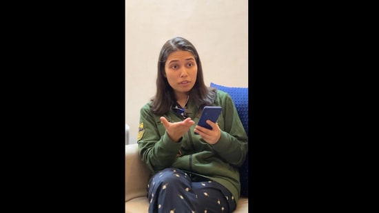 The image is taken from the viral Instagram video on ordering food for family shared by Saloni Gaur. (Instagram/@salonayyy)