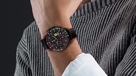 Analog watches continue to be in vogue and serve a great purpose of utility.