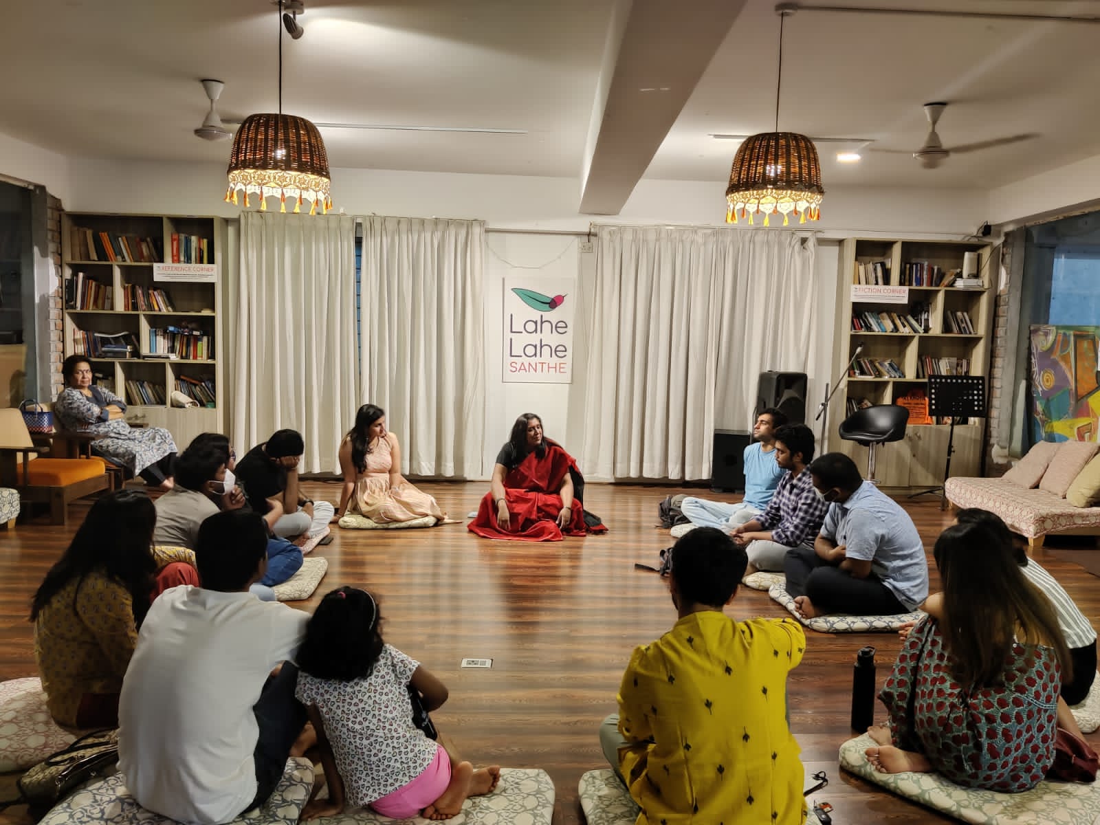 Aparna Jaishanka (centre) tells rare stories o the Mahabharata, sourced from traditional art, temples and research articles. Aparna Jaishanka (centre) tells rare stories o the Mahabharata, sourced from traditional art, temples and research articles.