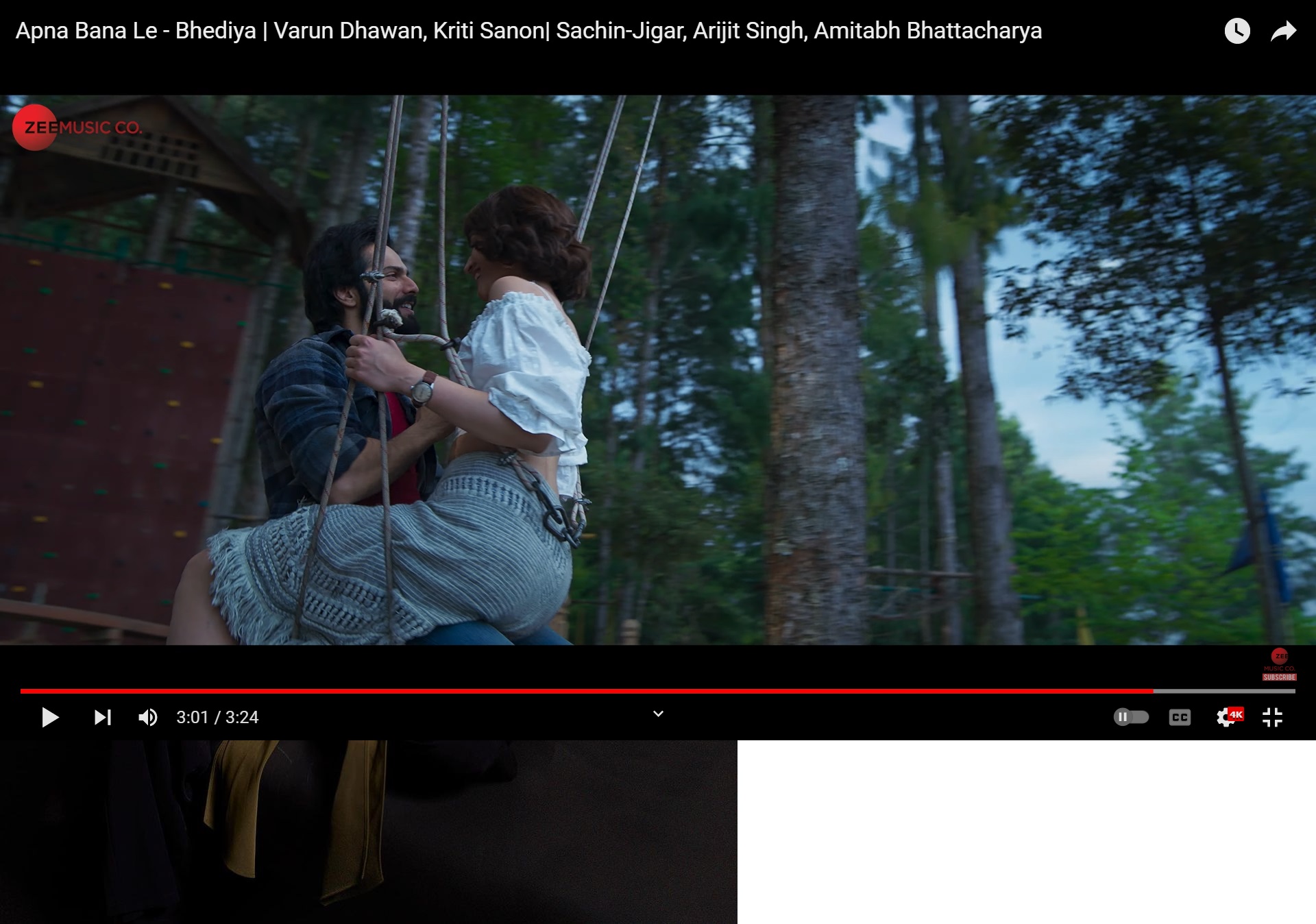 Varun Dhawan and Kriti Sanon in a still from Bhediya.