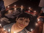 Students of Gurukul School of Art pay tribute to Shraddha Walker, who was allegedly killed by her live-in partner Aftab Ameen Poonawala, in Delhi, at Lalbaug, in Mumbai.(Anshuman Poyrekar/HT PHOTO) Students of Gurukul School of Art pay tribute to Shraddha Walker, who was allegedly killed by her live-in partner Aftab Ameen Poonawala, in Delhi, at Lalbaug, in Mumbai.(Anshuman Poyrekar/HT PHOTO)