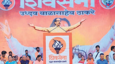Stepping out of the city after quite some time, Thackeray addressed a rally of farmers in Buldhana. Citing the case of a soyabean grower who was paid a meagre ₹33 by the crop insurance company as compensation, he claimed nearly 1,000 farmers had died by suicide since July 1 (after the Shinde-led government came to power). (HT Photo) Stepping out of the city after quite some time, Thackeray addressed a rally of farmers in Buldhana. Citing the case of a soyabean grower who was paid a meagre ₹33 by the crop insurance company as compensation, he claimed nearly 1,000 farmers had died by suicide since July 1 (after the Shinde-led government came to power). (HT Photo)