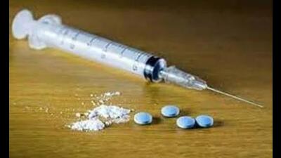 BSF troops recovered one packet of contraband i.e heroin (gross weight 642 grams) from the farming field of village Mahar Jamsher. (Representational photo)