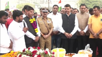 Deputy Chief Minister Devendra Fadnavis, minister Deepak Kesarkar, Chief Secretary Manu Kumar Srivastava, state Director General of Police (DGP) Rajnish Seth, Mumbai Police Commissioner Vivek Phansalkar and other officials were present. (ANI)