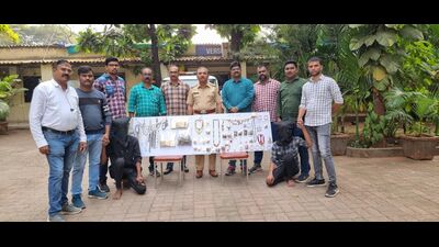 Two arrested for stealing jewellery worth  ₹22 lakh from Andheri bungalow