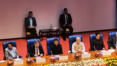 Constitution Day: PM Modi and CJI DY Chandrachud take part in celebrations. Constitution Day: PM Modi and CJI DY Chandrachud take part in celebrations.