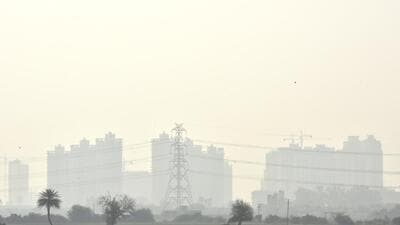 Greater Noida, India- November 25, 2022: A view of skyscrapers engulfed in smog amid rising air pollution levels, in Greater Noida, India, on Friday, November 25, 2022. (Photo by Sunil Ghosh / Hindustan Times) (Hindustan Times) Greater Noida, India- November 25, 2022: A view of skyscrapers engulfed in smog amid rising air pollution levels, in Greater Noida, India, on Friday, November 25, 2022. (Photo by Sunil Ghosh / Hindustan Times) (Hindustan Times)