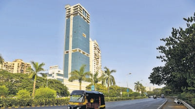 Navi Mumbai, India - May 05, 2022: More security measures needed on Palm Beach Road being prone to accidents and illegal activities are also alleged to have been taking place, at Sanpada, in Navi Mumbai, India, on Thursday, May 05, 2022. (Photo by Bachchan Kumar/ HT PHOTO) (HT PHOTO) Navi Mumbai, India - May 05, 2022: More security measures needed on Palm Beach Road being prone to accidents and illegal activities are also alleged to have been taking place, at Sanpada, in Navi Mumbai, India, on Thursday, May 05, 2022. (Photo by Bachchan Kumar/ HT PHOTO) (HT PHOTO)