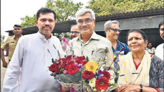 Navi Mumbai, India - Nov. 26, 2022:Anand Teltumbde Bhima Koregoan case accuse released from Taloja Jail with Kapil .H. Patil (Elected from Teacher Constituency) & Ramathai Ambedkar at Kharghar in Navi Mumbai, India, on Saturday, November 26, 2022. (Photo by Bachchan Kumar/ HT PHOTO) (HT PHOTO)