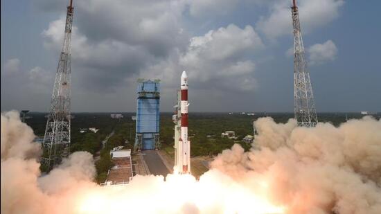 India’s Earth Observation Satellite-06 (EOS-06), a third-generation satellite in the Oceansat series, was among the satellites launched (Photo:Twitter/@isro)