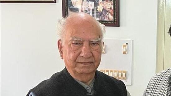 Veteran BJP leader Shanta Kumar on Saturday batted for ‘one nation, one election’, saying that it would save billions of rupees and give time to the government to channel its energy towards real issues. (HT file photo)
