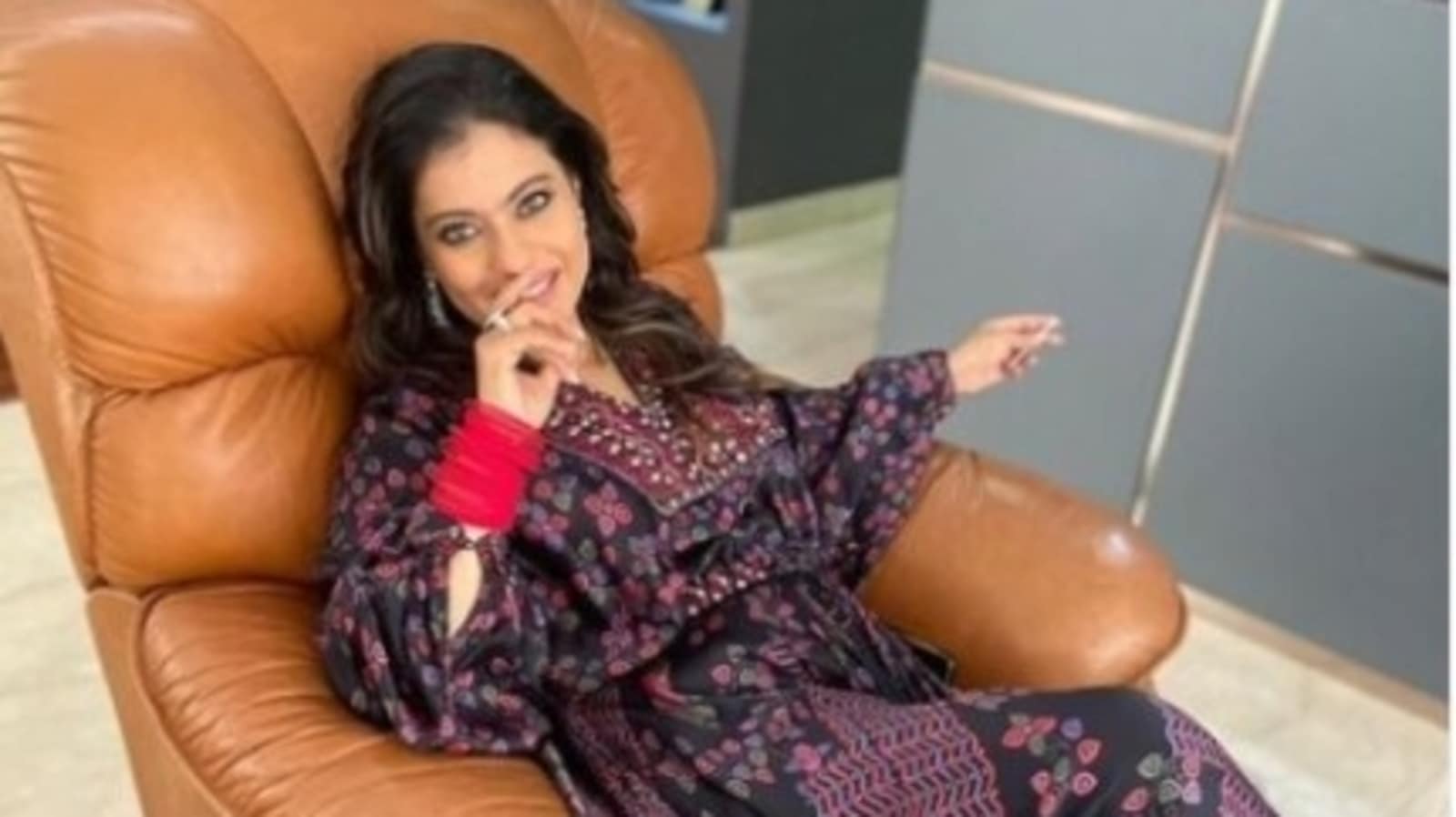 Kajol, amidst Salaam Venky promotions, relaxes in a black kaftan gown | Fashion Trends Kajol, amidst Salaam Venky promotions, relaxes in a black kaftan gown | Fashion Trends