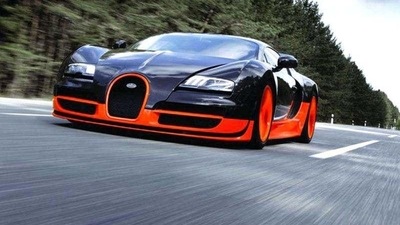 Shahrukh Khan: King Khan has a big collection of luxury cars. His garage features a Rolls Royce, Mercedes, BMWs, Audis and as well as a Bugatti Veyron ( <span class='webrupee'>₹</span>12.00 Crore). (HT File Photo) Shahrukh Khan: King Khan has a big collection of luxury cars. His garage features a Rolls Royce, Mercedes, BMWs, Audis and as well as a Bugatti Veyron ( <span class='webrupee'>₹</span>12.00 Crore). (HT File Photo)