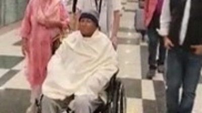 A video showing Lalu Yadav at airport was posted by his daughter. A video showing Lalu Yadav at airport was posted by his daughter.