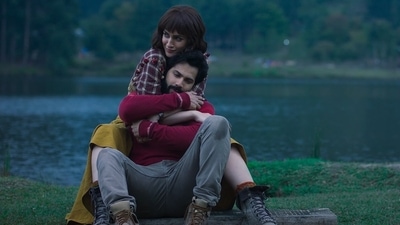 Varun Dhawan and Kriti Sanon in a still from Bhediya.