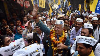 Deputy chief minister Manish Sisodia during door to door election campaign for MCD election at Vinod Nagar in New Delhi. (Ajay Aggarwal/HT Photo) Deputy chief minister Manish Sisodia during door to door election campaign for MCD election at Vinod Nagar in New Delhi. (Ajay Aggarwal/HT Photo)