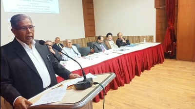 Former union minorities minister K Rahman Khan addressing the gathering at the two-day national waqf conference, held in Pune on November 26 and 27. (HT PHOTO) Former union minorities minister K Rahman Khan addressing the gathering at the two-day national waqf conference, held in Pune on November 26 and 27. (HT PHOTO)
