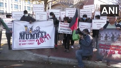 The protesters offered their condolences to the families and friends of the Mumbai terror attack victims and asked the international community to hold those responsible accountable for the crime. (ANI)