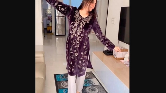 The image, taken from Instagram video, shows an Indian video creator recreating Pakistani woman’s viral Mera Dil Yeh Pukare dance routine.(Instagram/@asmita.guptaa)